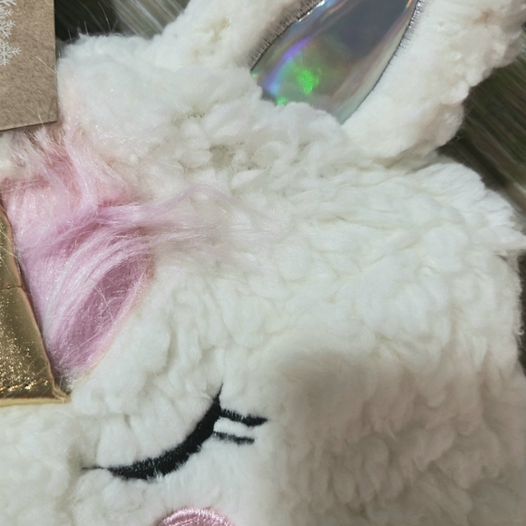 Last one🥰 NWT Toddler white and pink Unicorn hat and mitten set Size 2-4T - Picture 3 of 8